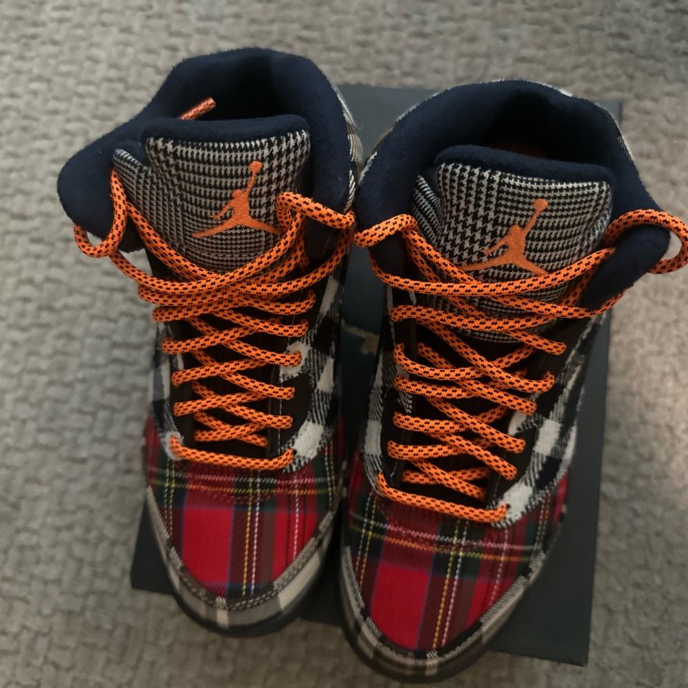 Brand new Jordan 5. Plaid color.
